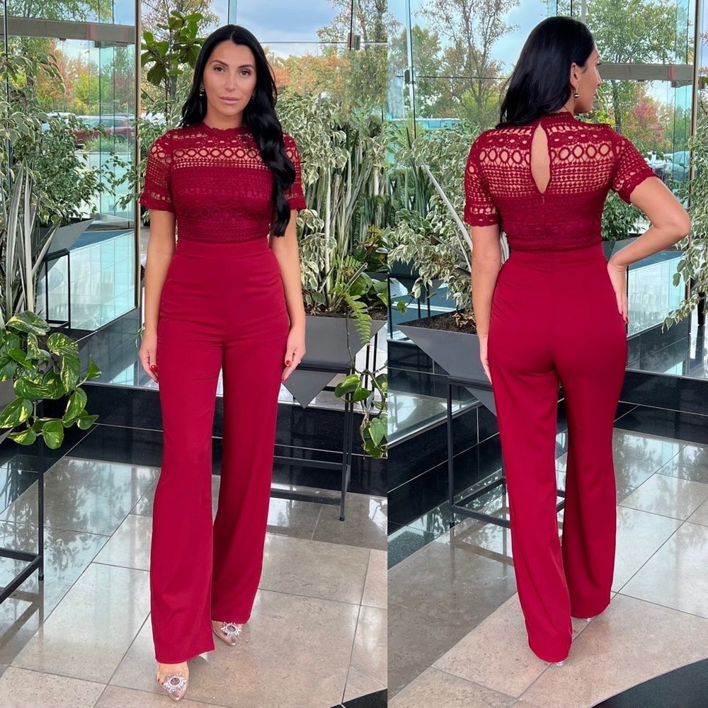New Arrival Ella Short Sleeve Jumpsuit ❤️🚨 
Medium